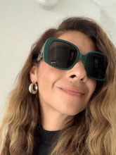 Load and play video in Gallery viewer, Kay