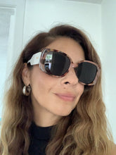 Load and play video in Gallery viewer, Kay